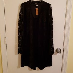 Velvet and lace black dress